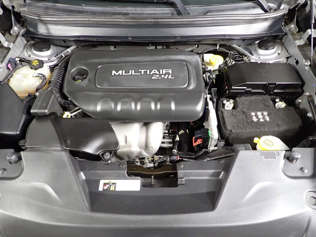 Used 2017 Jeep Cherokee Sport w/ Cold Weather Group image 8