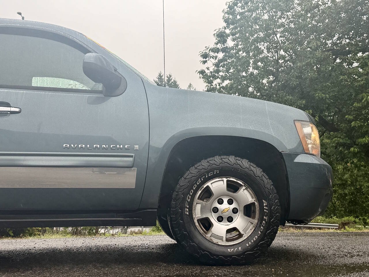 Used 2009 Chevrolet Avalanche LS AWD/4WD image 10