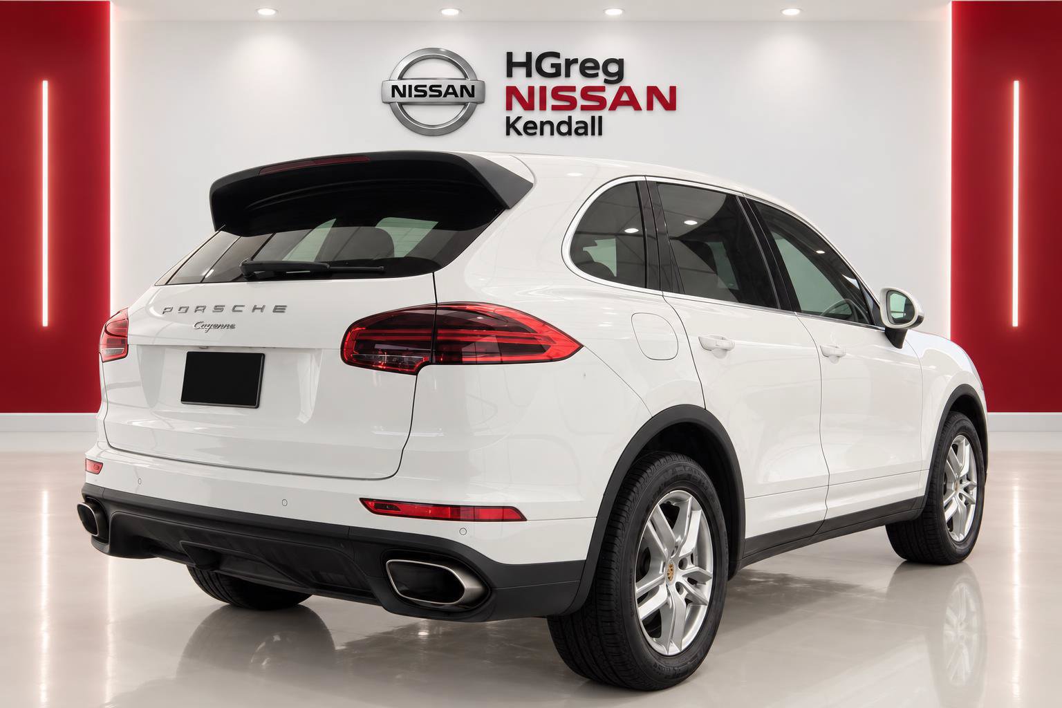 Used 2017 Porsche Cayenne AWD/4WD image 4