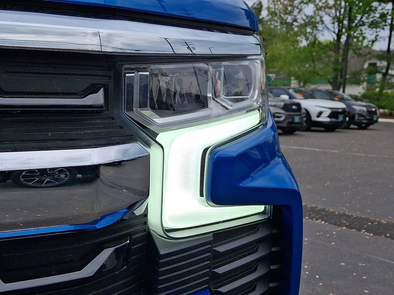 Certified 2022 Chevrolet Silverado 1500 LT w/ Z71 Off-Road Package AWD/4WD image 25