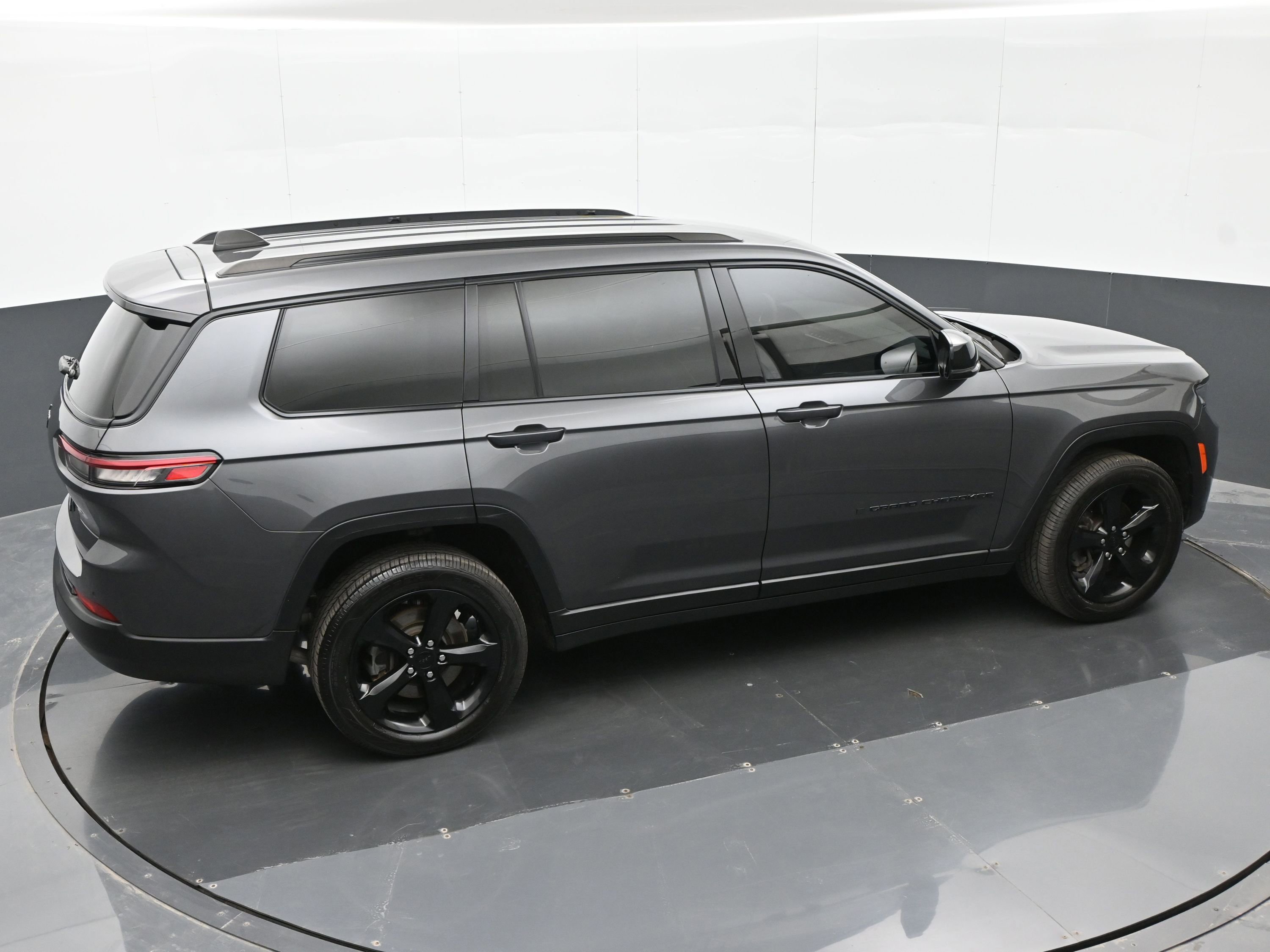 Used 2021 Jeep Grand Cherokee L Laredo AWD/4WD image 32