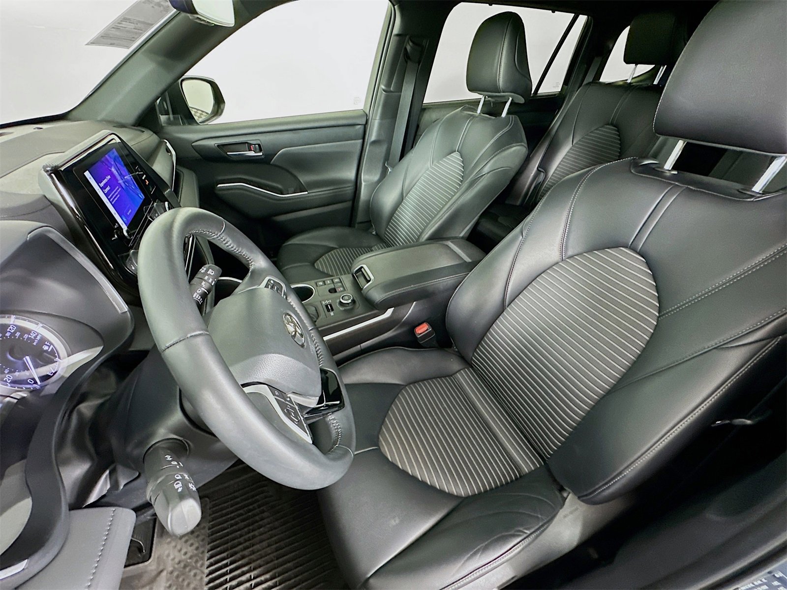 Certified 2023 Toyota Highlander XSE image 20