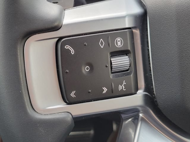 Used 2025 Land Rover Discovery Dynamic SE AWD/4WD image 31