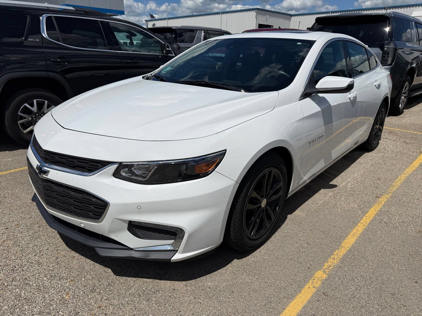 Used 2017 Chevrolet Malibu Hybrid w/ Leather Package FWD image 5