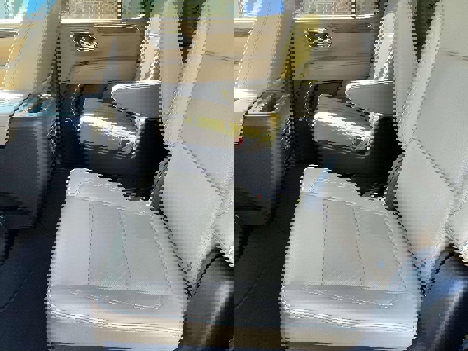 Used 2024 Chevrolet Tahoe Premier image 10