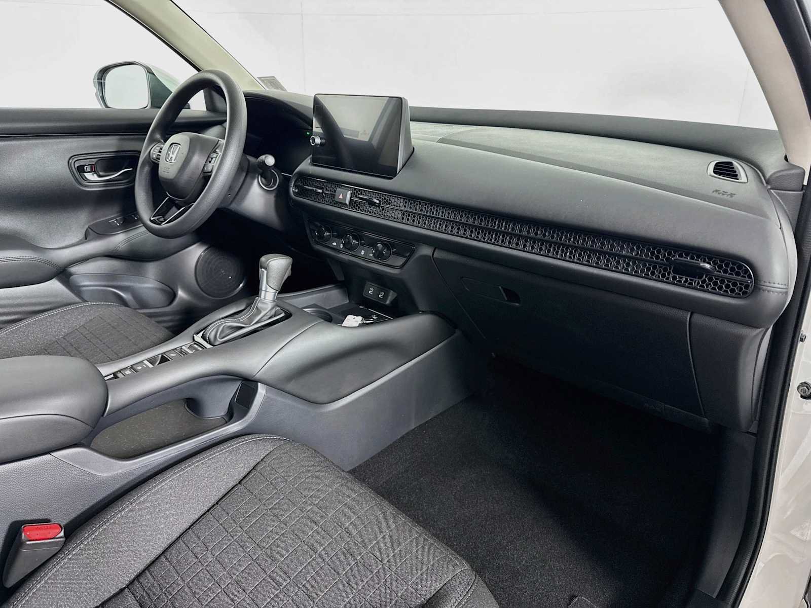 Certified 2027 Honda HR-V LX image 26
