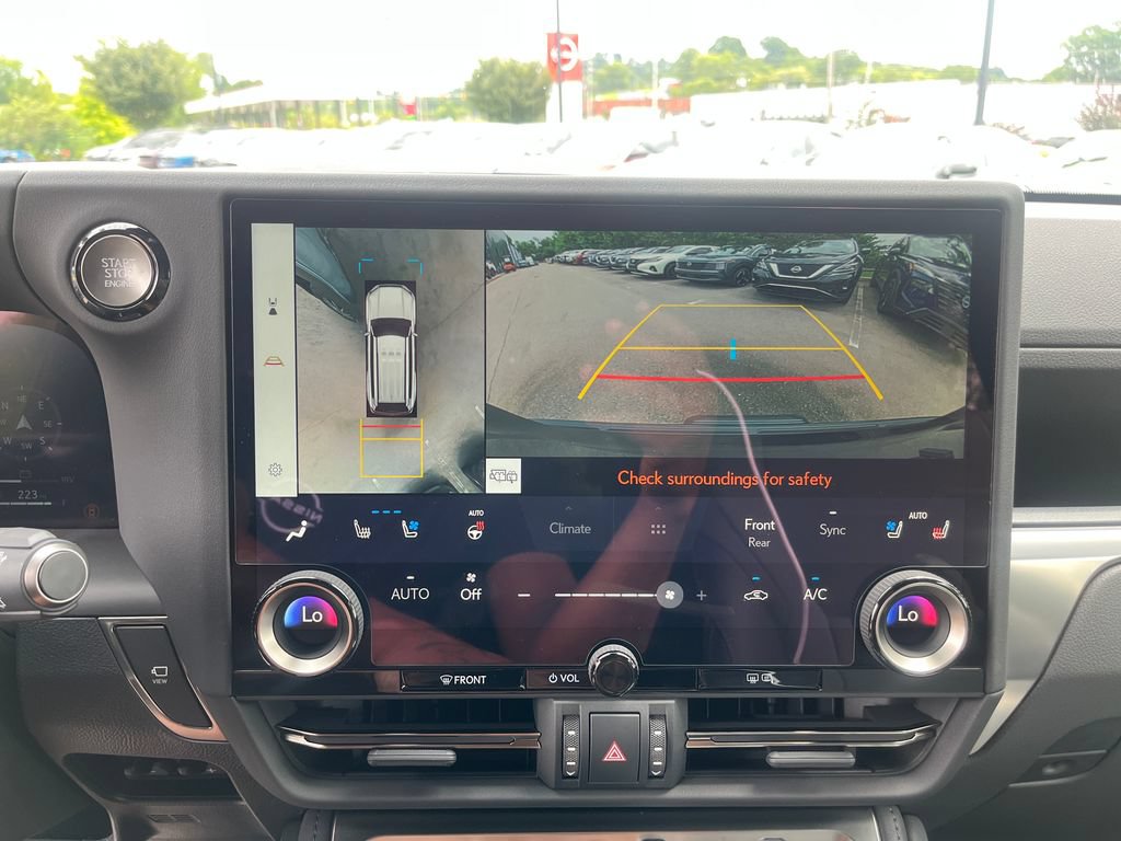 Used 2026 Lexus GX 550 w/ Accessory Package (2T) AWD/4WD image 17