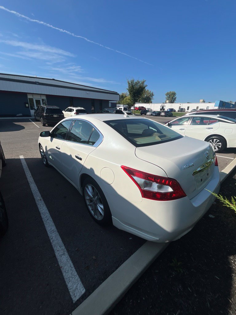Used 2010 Nissan Maxima 3.5 SV w/ Monitor Pkg FWD image 4