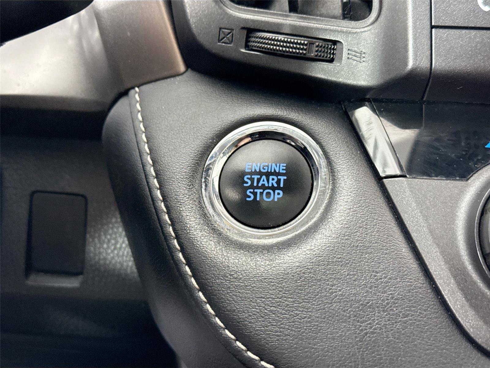 Used 2017 Toyota RAV4 XLE image 19