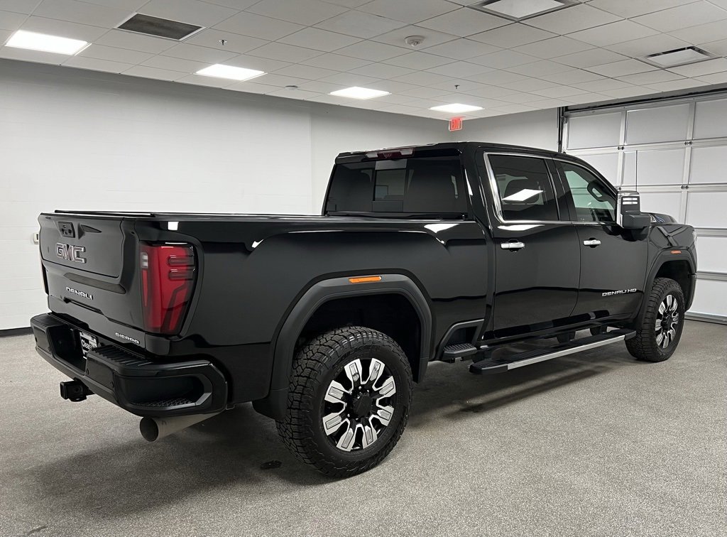Used 2024 GMC Sierra 3500 Denali w/ Denali Reserve Package image 13