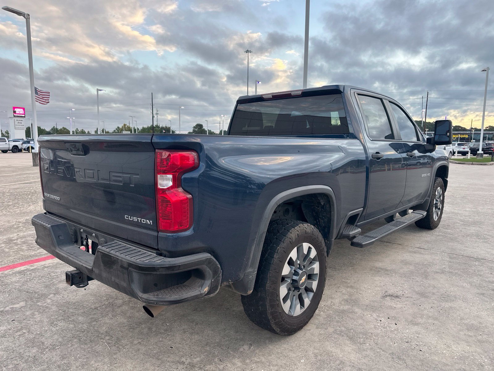 Used 2022 Chevrolet Silverado 2500 Custom w/ Custom Value Package RWD image 7