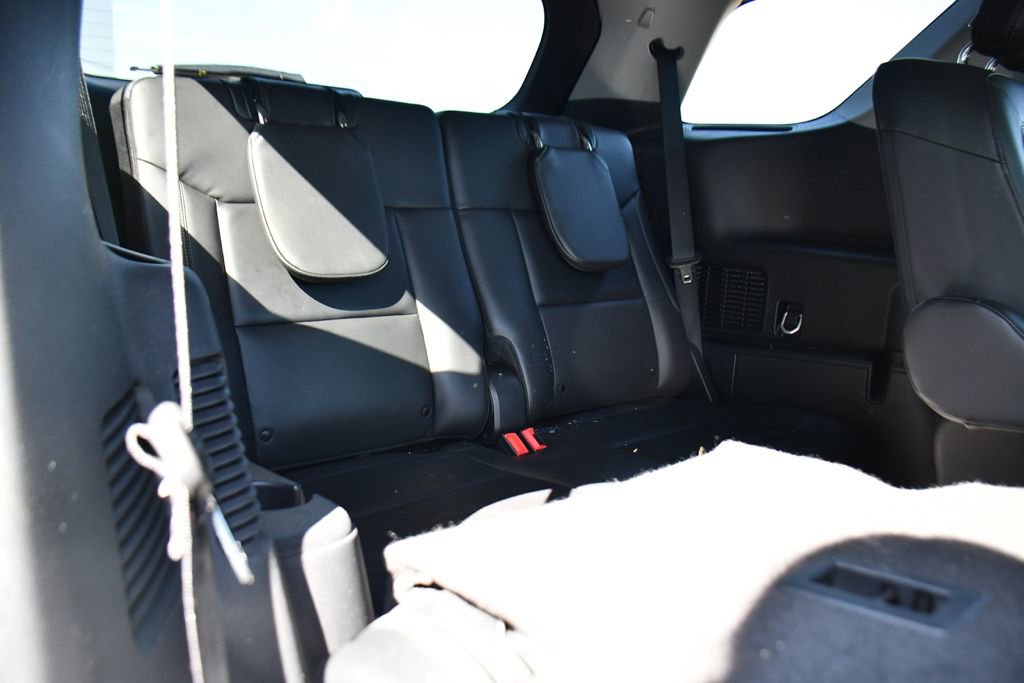 Used 2023 Ford Explorer XLT w/ Equipment Group 202A AWD/4WD image 18