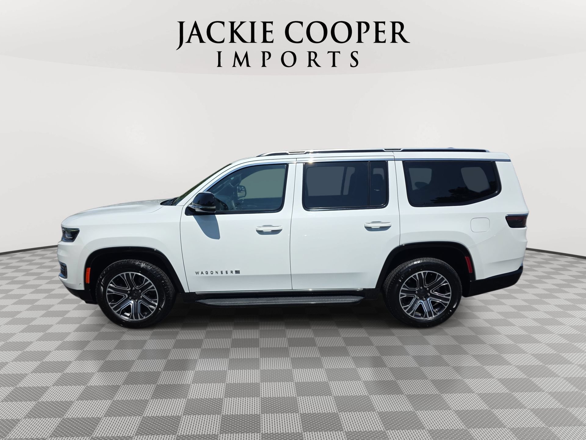 Used 2024 Jeep Wagoneer Series II w/ Flexible Seating Group RWD image 8