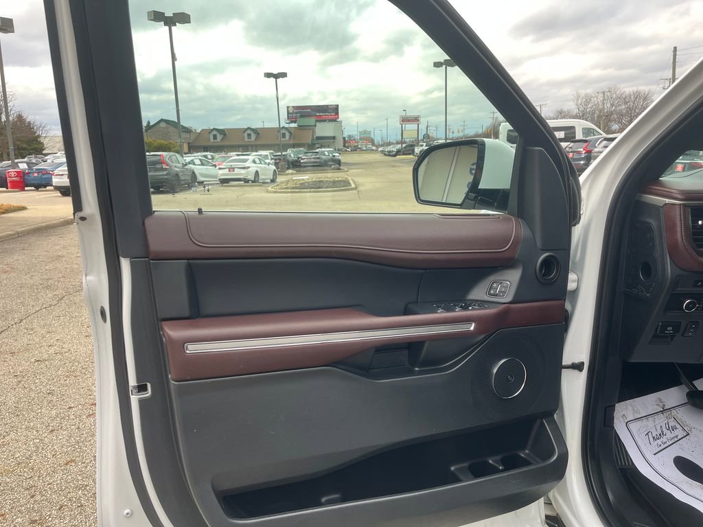 Used 2023 Ford Expedition Max Limited image 12
