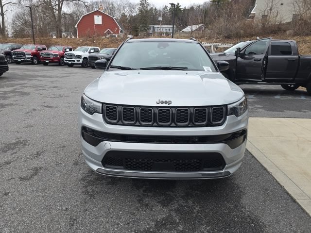 Certified 2025 Jeep Compass Limited w/ High Altitude Package AWD/4WD image 2