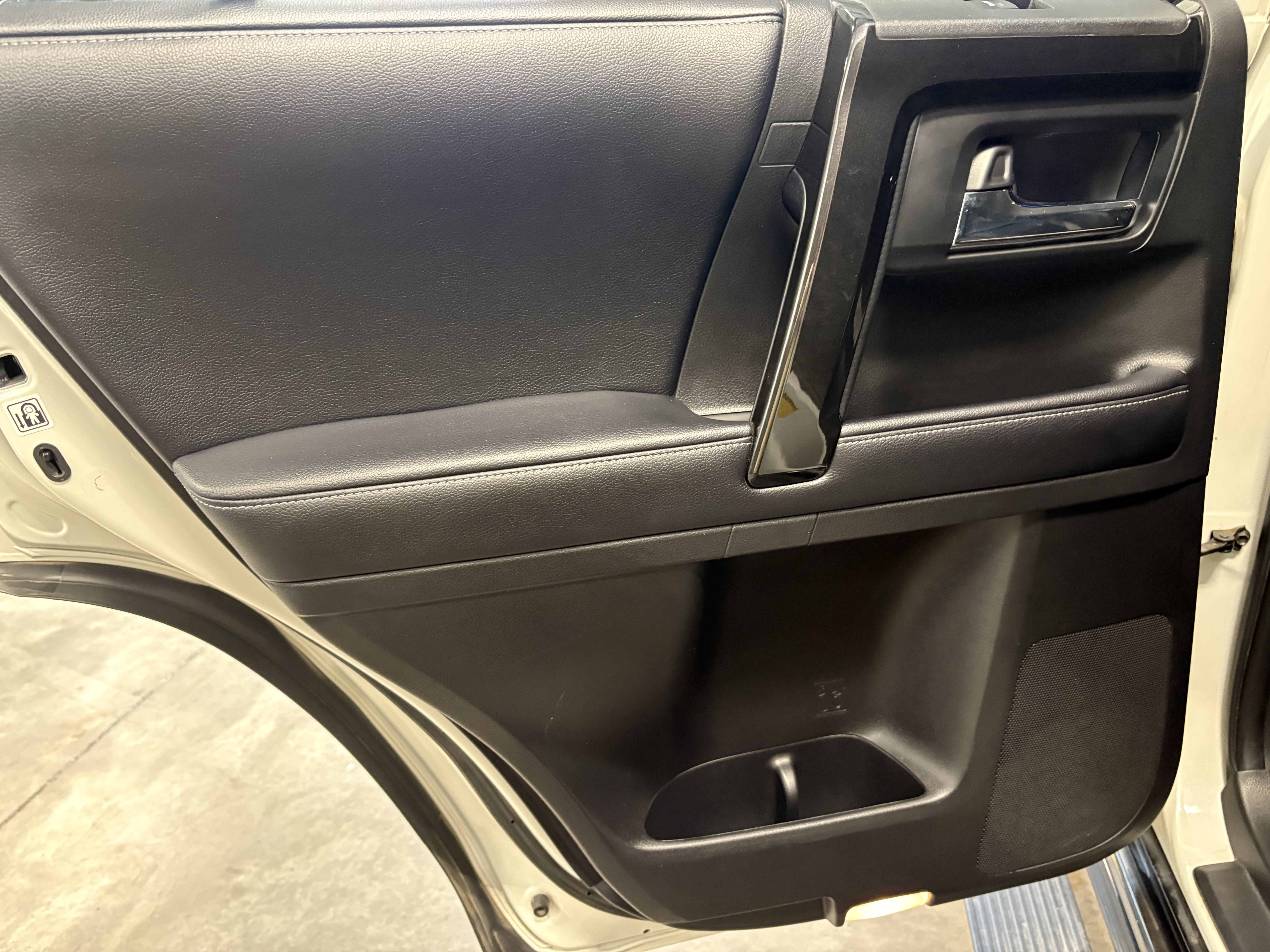 Certified 2019 Toyota 4Runner Limited AWD/4WD image 9