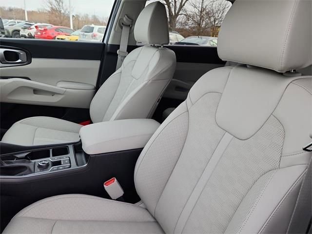 New 2026 Kia Sorento S image 13
