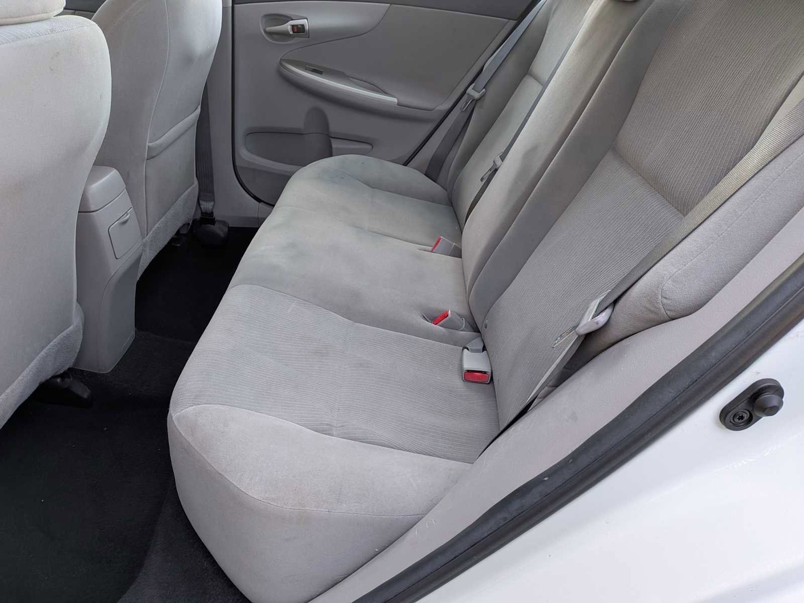 Used 2013 Toyota Corolla LE FWD image 16