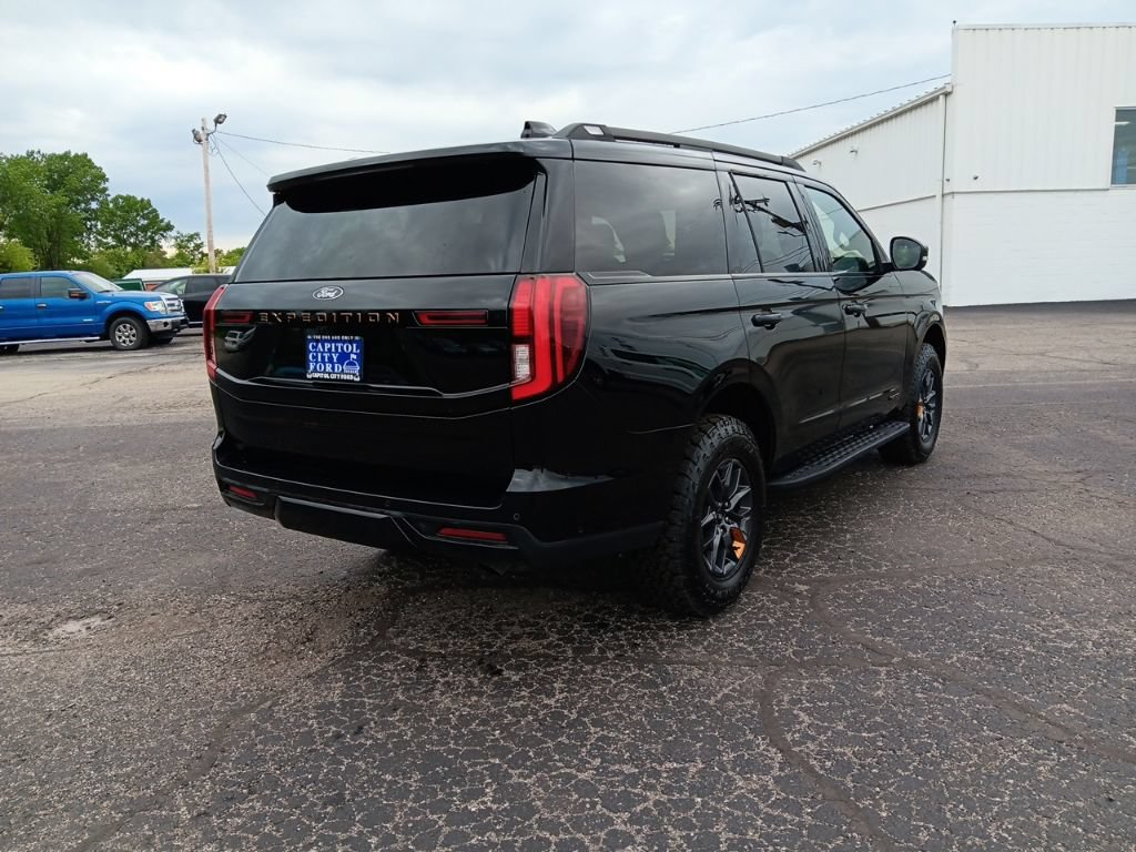 Used 2025 Ford Expedition Tremor AWD/4WD image 5