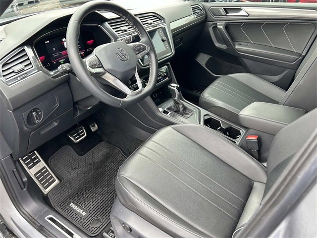 Used 2023 Volkswagen Tiguan SE R-Line image 14