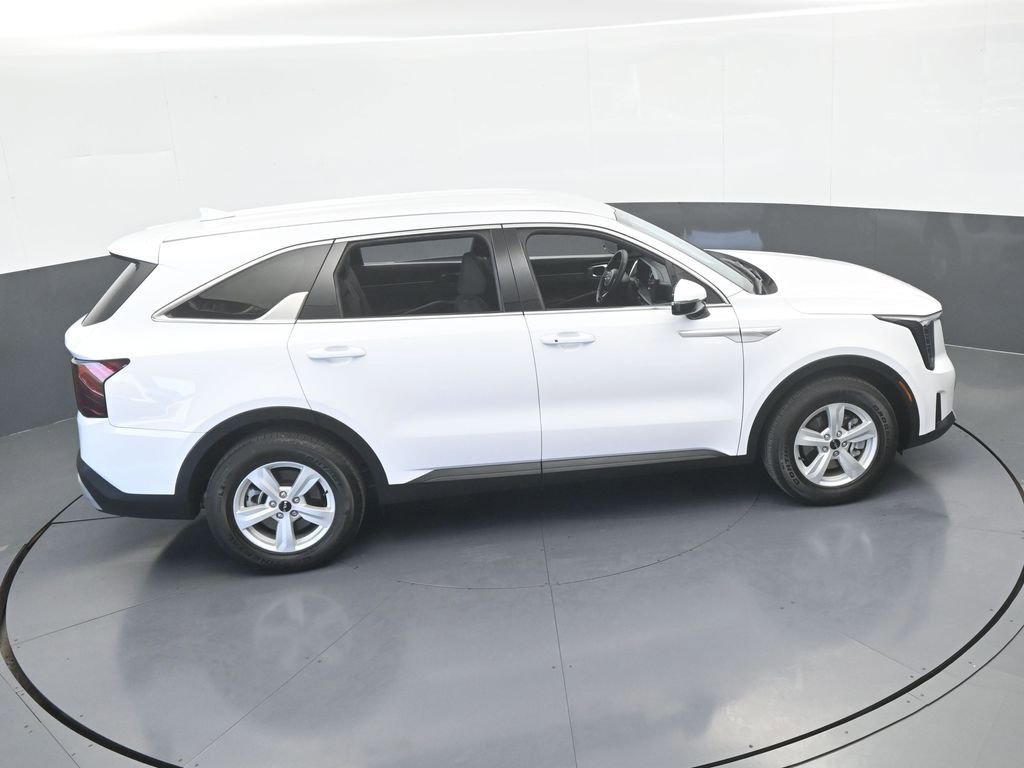 Used 2025 Kia Sorento LX image 49