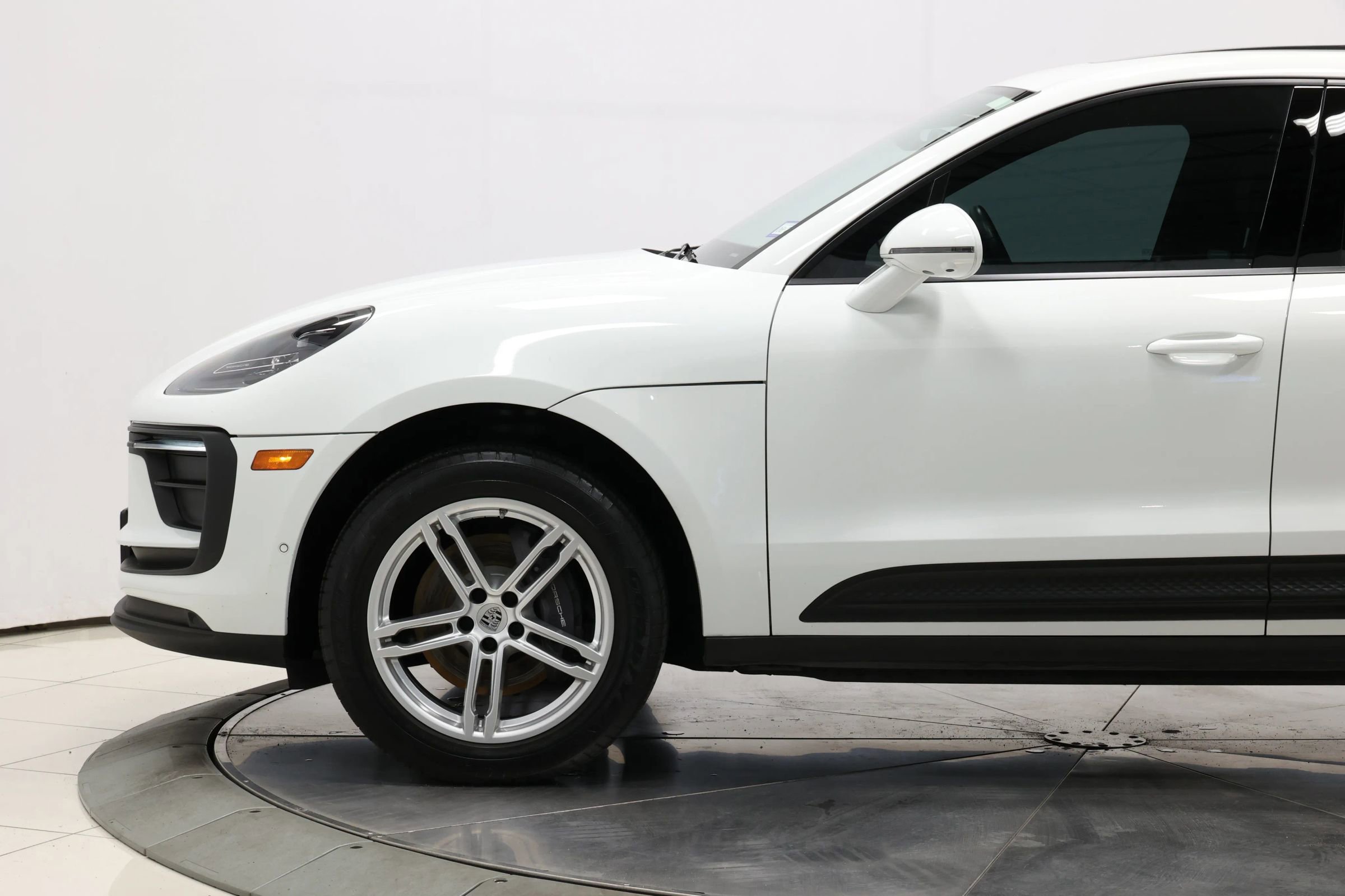 Used 2022 Porsche Macan image 7