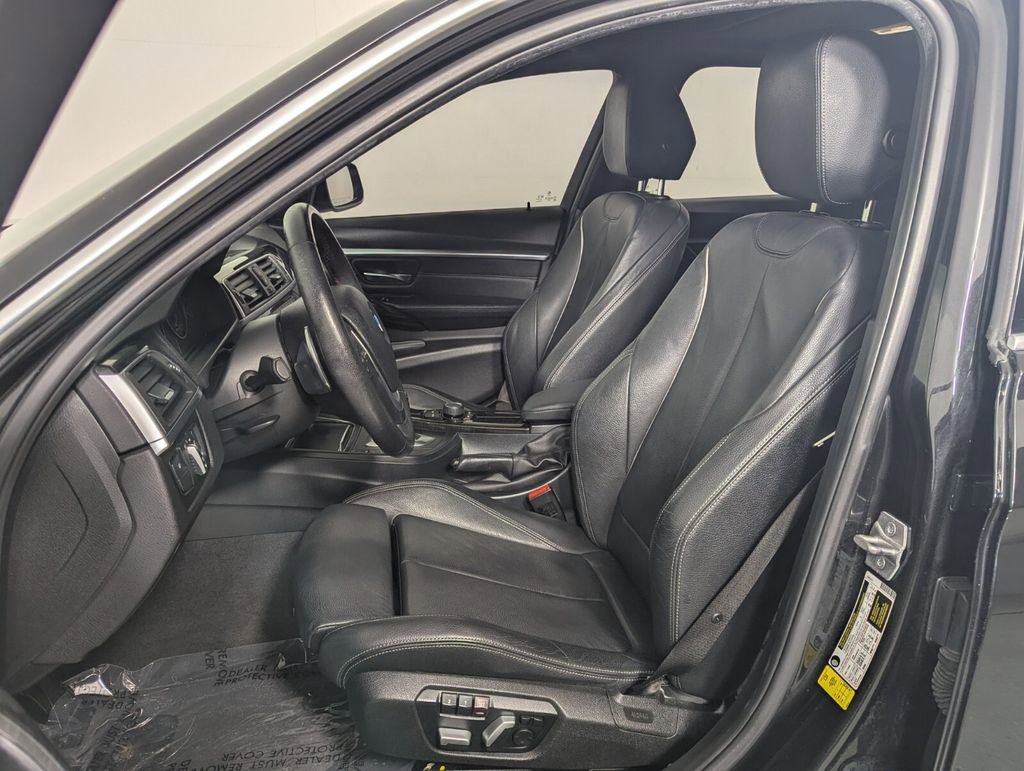 Used 2017 BMW 330i Sedan RWD image 12