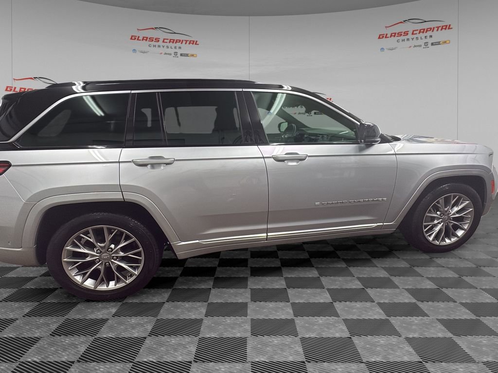 Used 2024 Jeep Grand Cherokee Summit w/ Luxury Tech Group V image 7