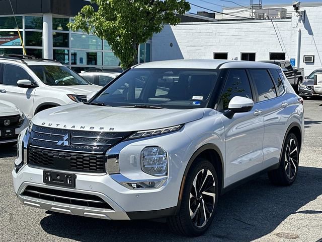 Used 2024 Mitsubishi Outlander AWD image 5