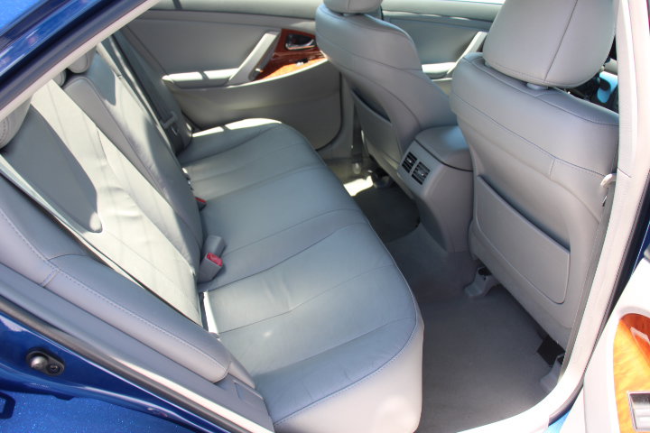 Used 2011 Toyota Camry XLE w/ XLE Extra-Value Pkg #2 FWD image 17