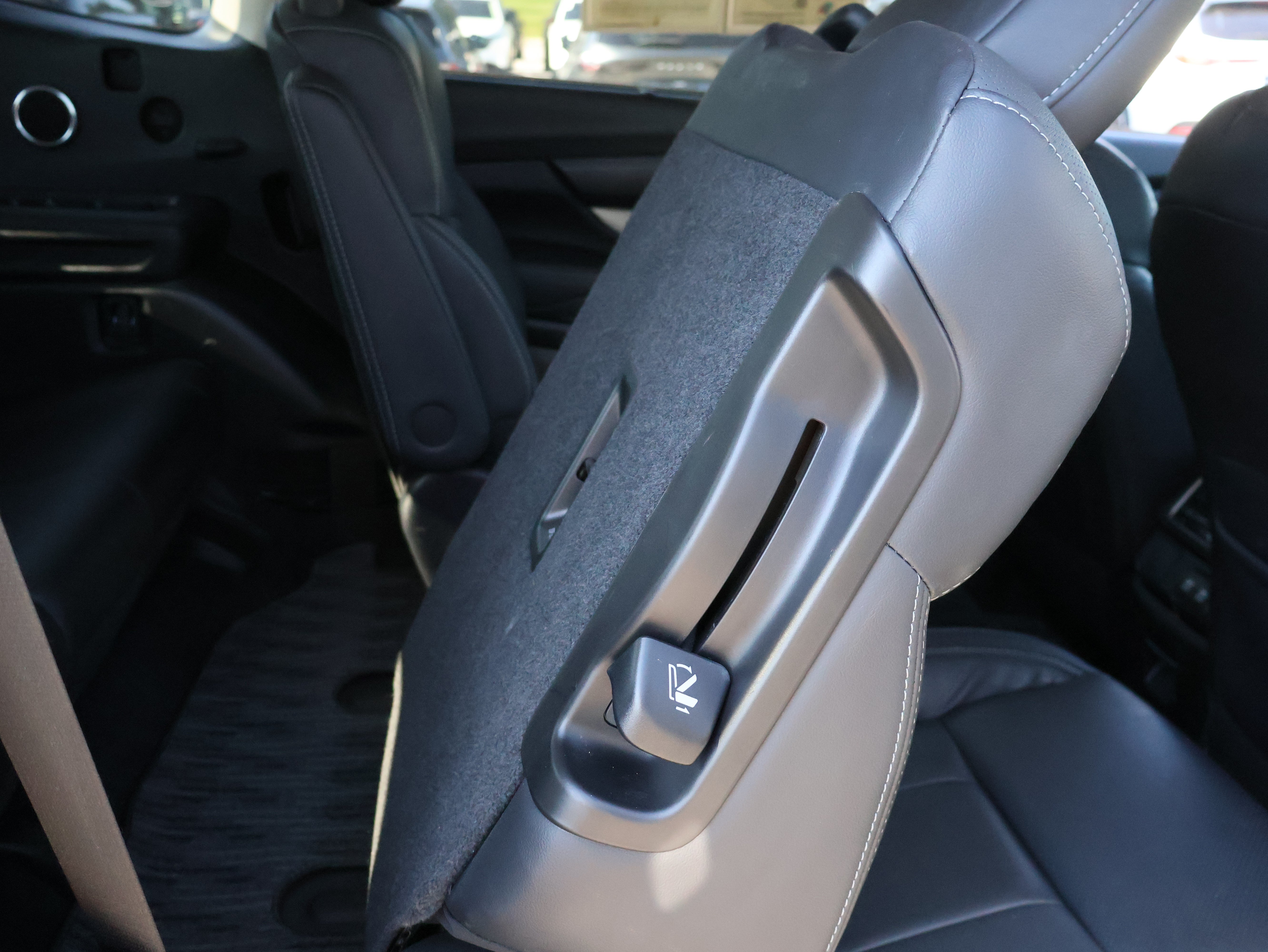 Used 2022 Subaru Ascent Limited w/ Technology Package AWD/4WD image 15