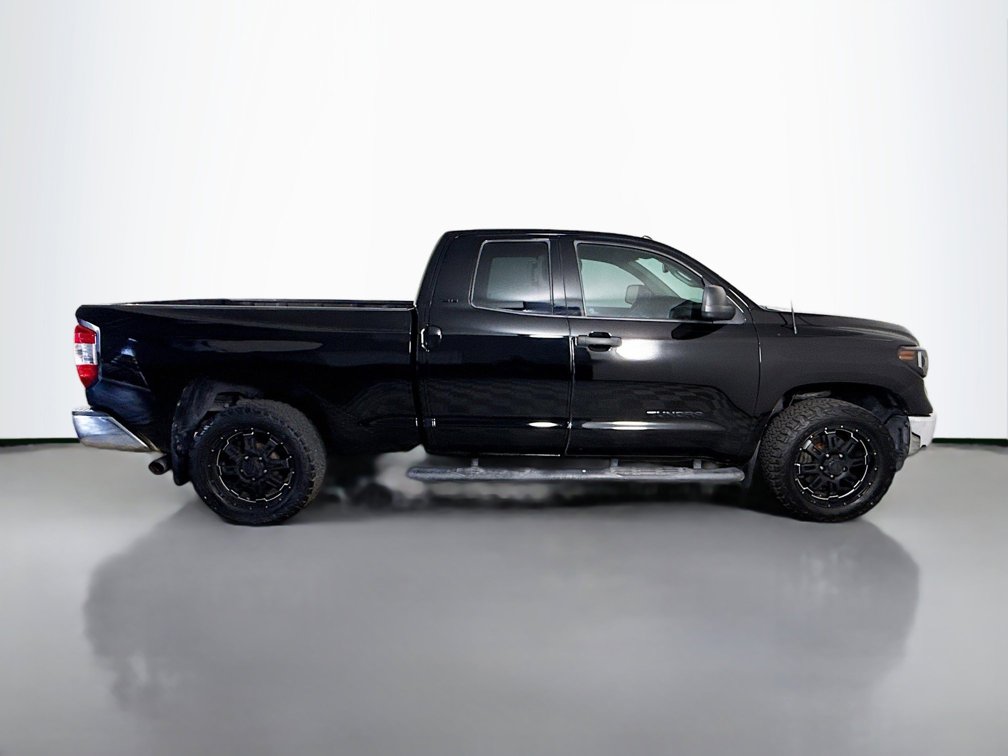 Used 2017 Toyota Tundra SR5 w/ SR5 Upgrade Package image 11