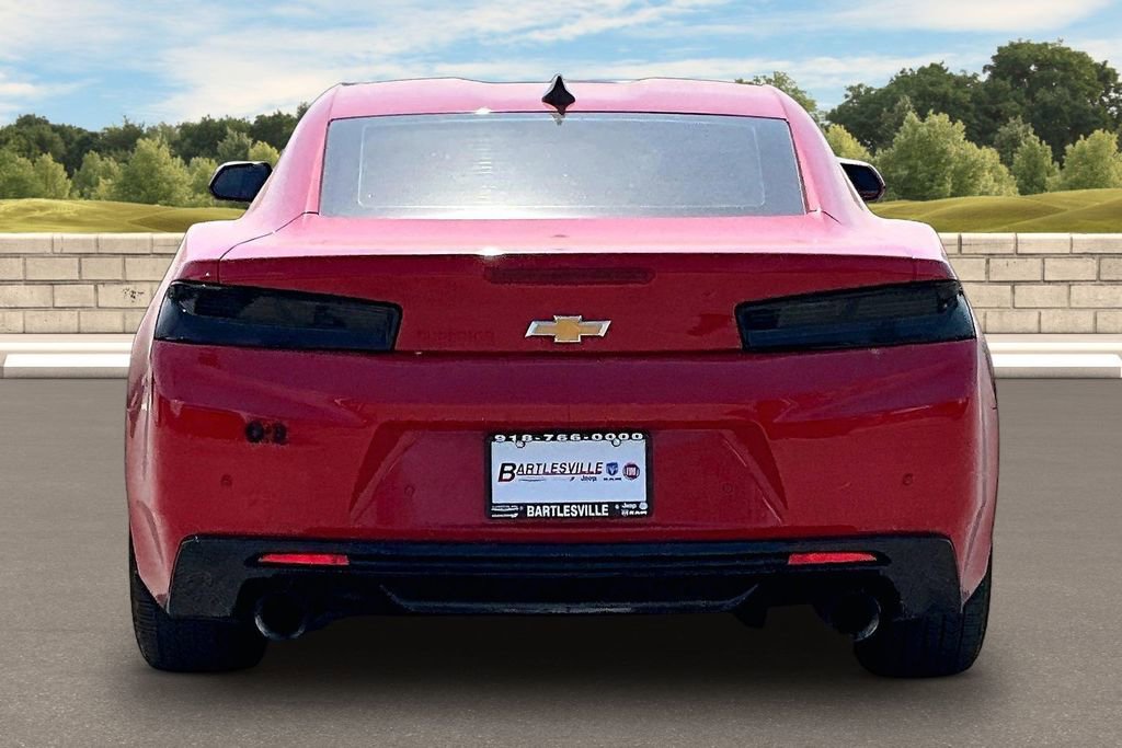 Used 2017 Chevrolet Camaro LT RWD image 4