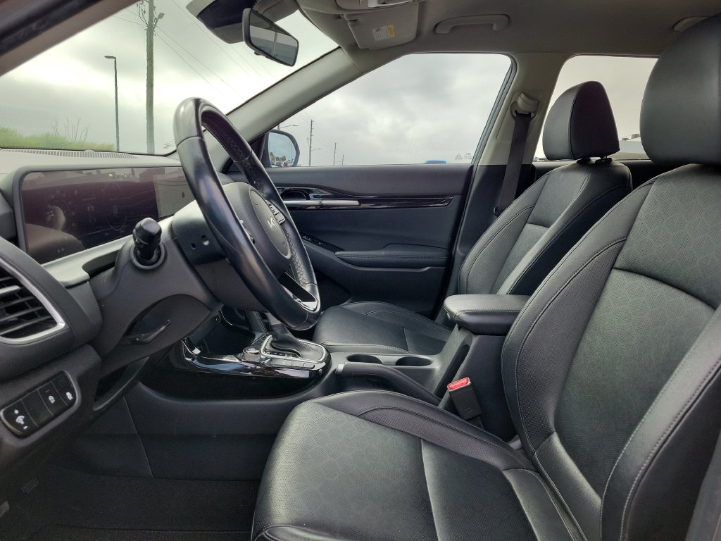 Used 2024 Kia Seltos EX FWD image 11