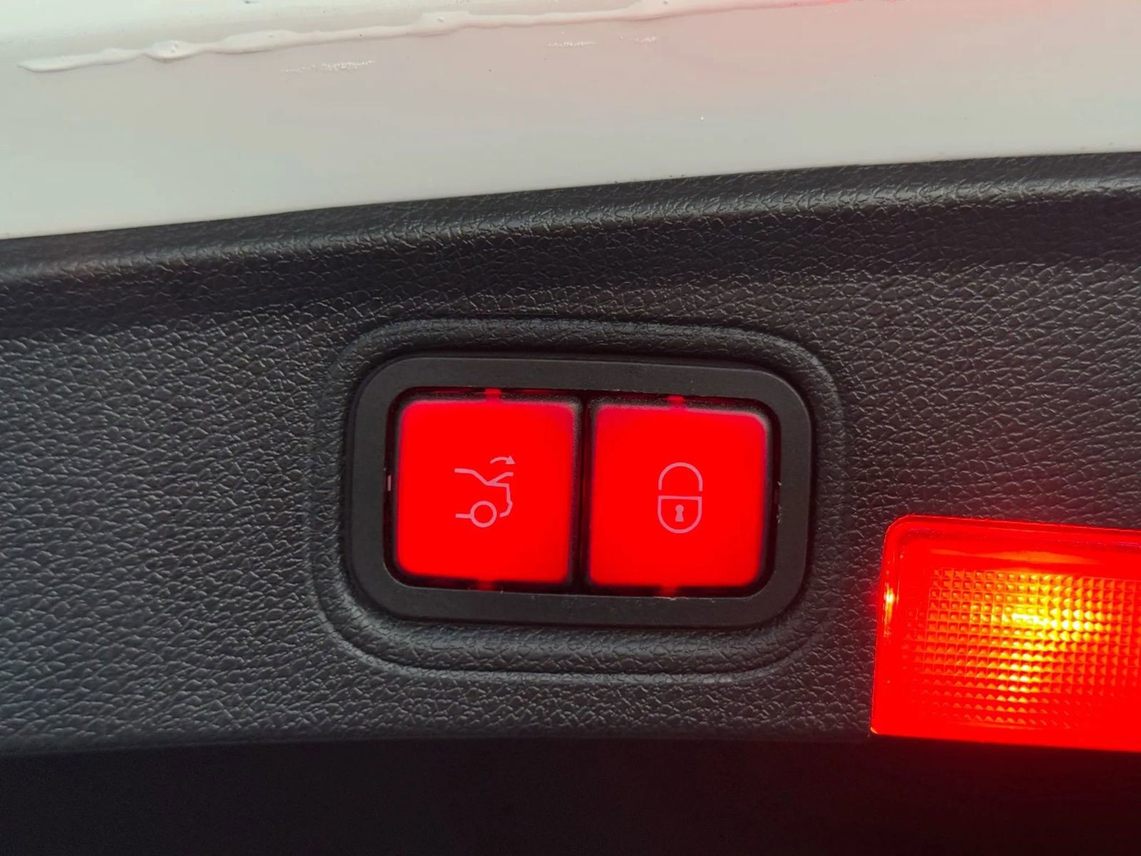 Used 2018 Mercedes-Benz C 300 Coupe image 16