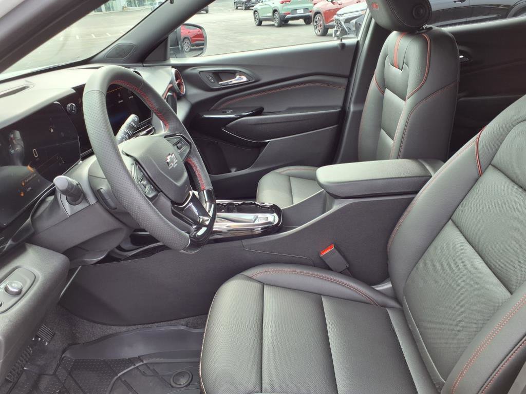 New 2025 Chevrolet Trax RS w/ Driver Confidence Package FWD image 12