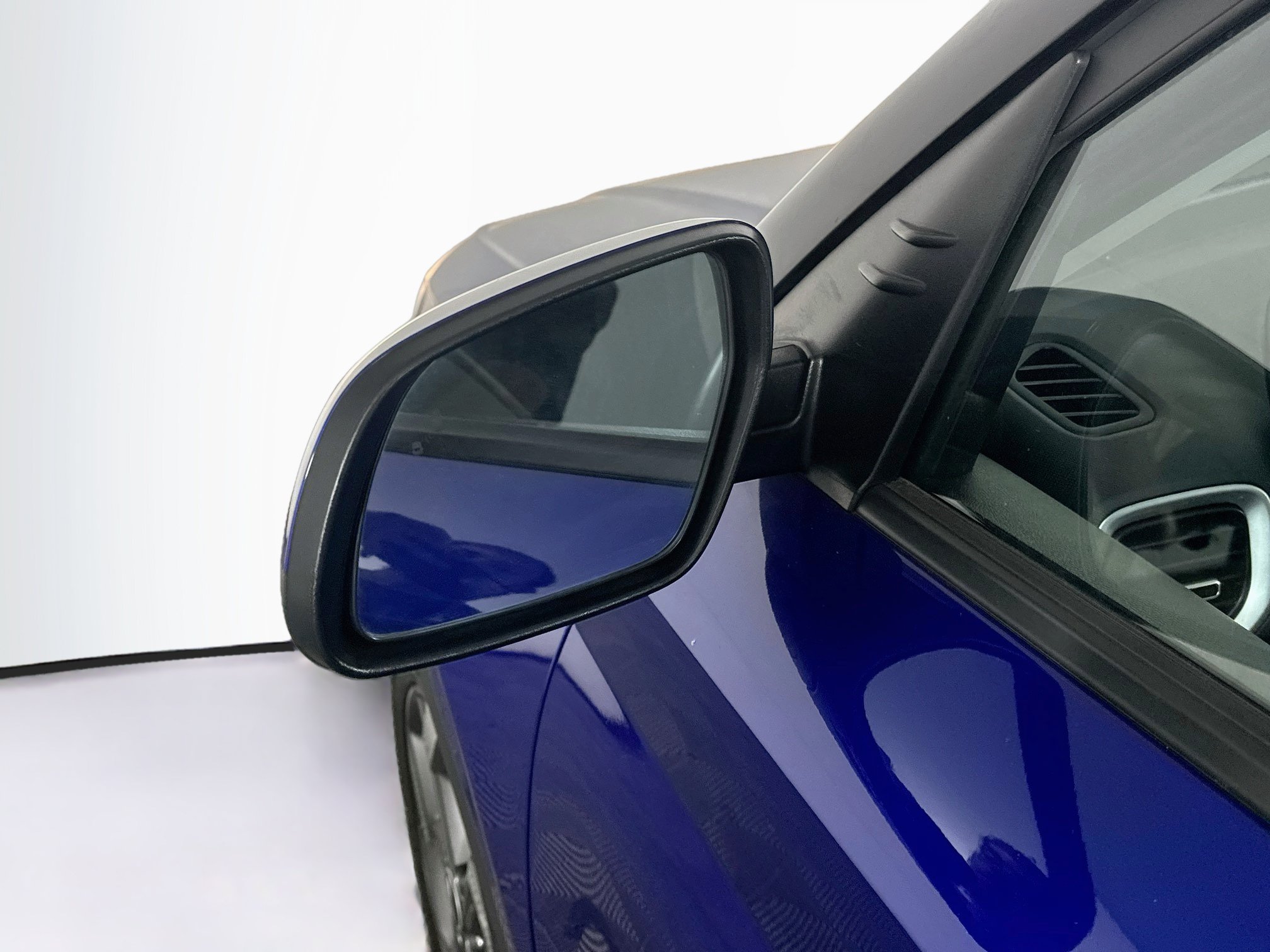 Used 2025 Hyundai Venue SEL FWD image 16