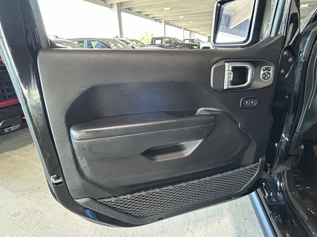 Used 2024 Jeep Wrangler Unlimited Rubicon 4xe AWD/4WD image 19