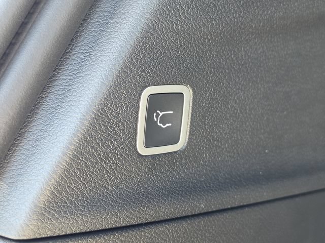 New 2026 Chrysler Voyager LX FWD image 14