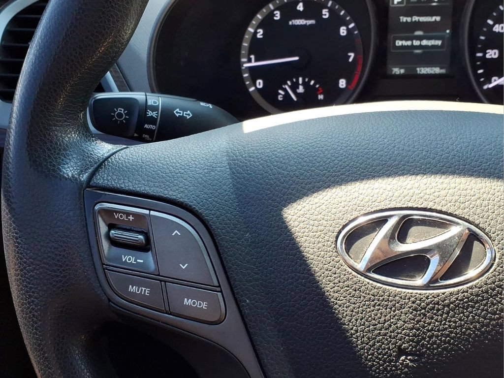 Used 2017 Hyundai Santa Fe Sport AWD/4WD image 19