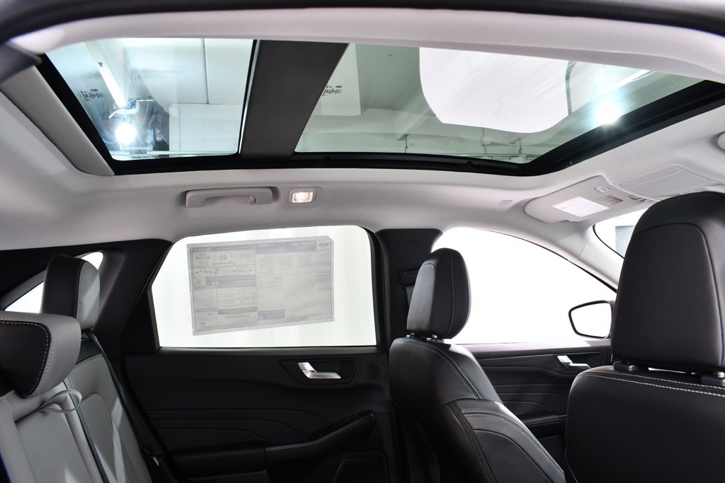 New 2025 Ford Escape SE w/ PHEV Premium Package image 18