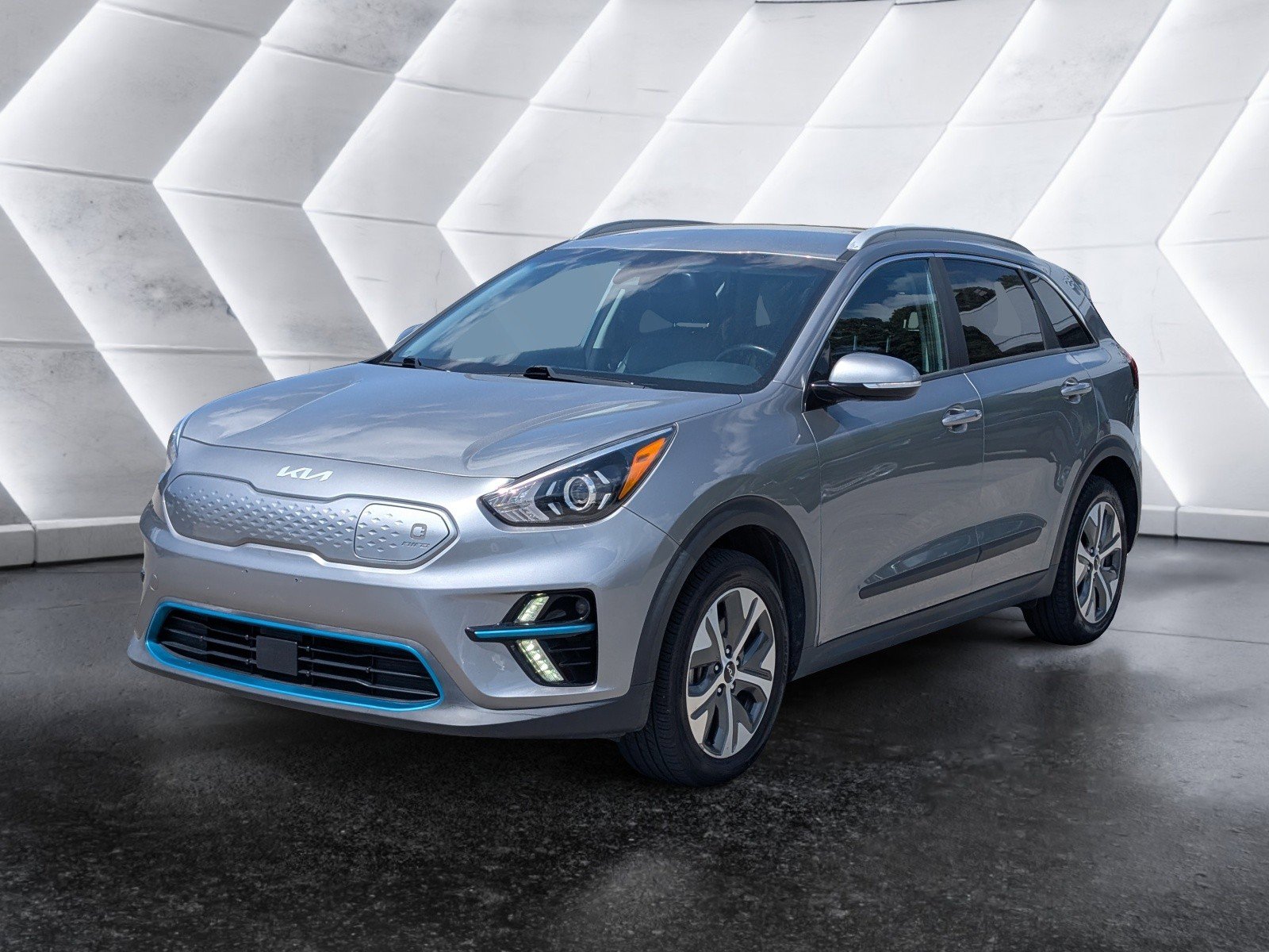 Used 2022 Kia Niro EX w/ Cold Weather Package FWD image 6