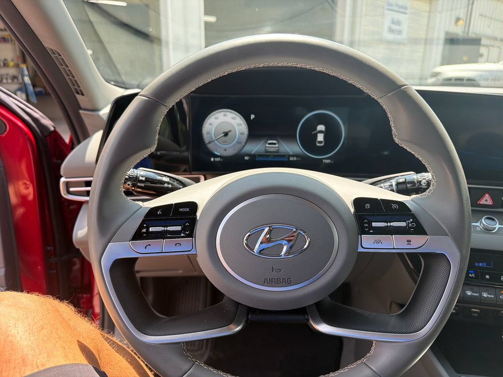 Used 2023 Hyundai Elantra SEL w/ Convenience Package FWD image 17