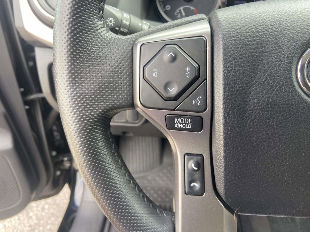 Used 2022 Toyota Tacoma SR5 w/ Technology Package image 33