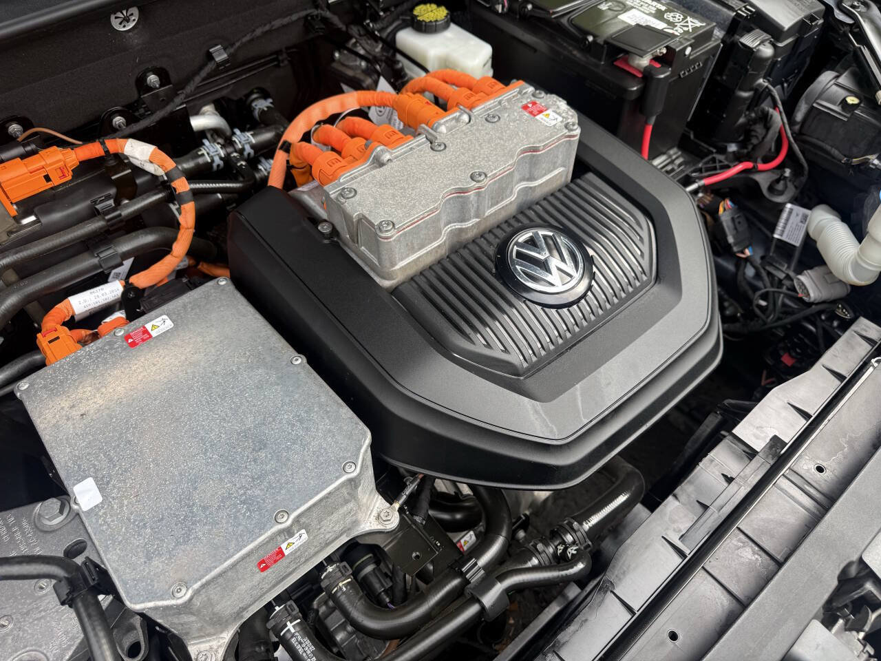 Used 2016 Volkswagen e-Golf SE FWD image 26