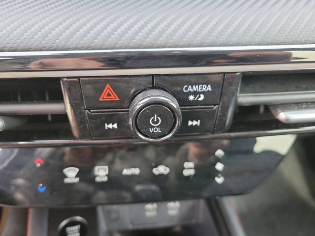 Used 2025 Nissan Kicks SR FWD image 22