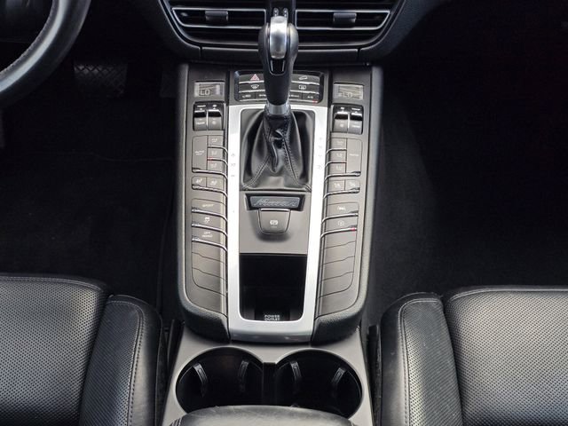 Used 2021 Porsche Macan image 22