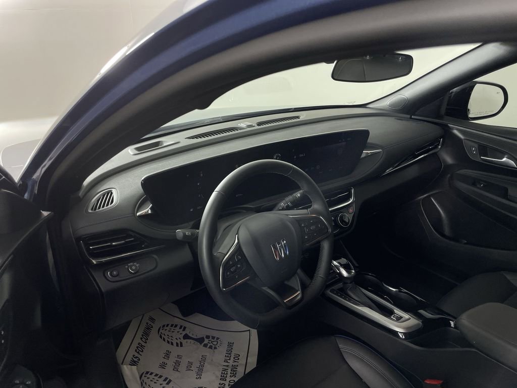 Used 2025 Buick Envista Sport Touring w/ Convenience II Package image 10