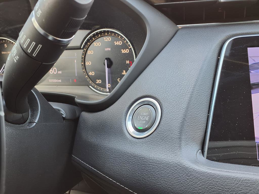 Used 2020 Cadillac XT4 Premium Luxury FWD image 25