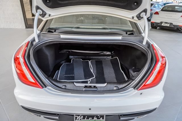 Used 2019 Jaguar XJ L Portfolio RWD image 11